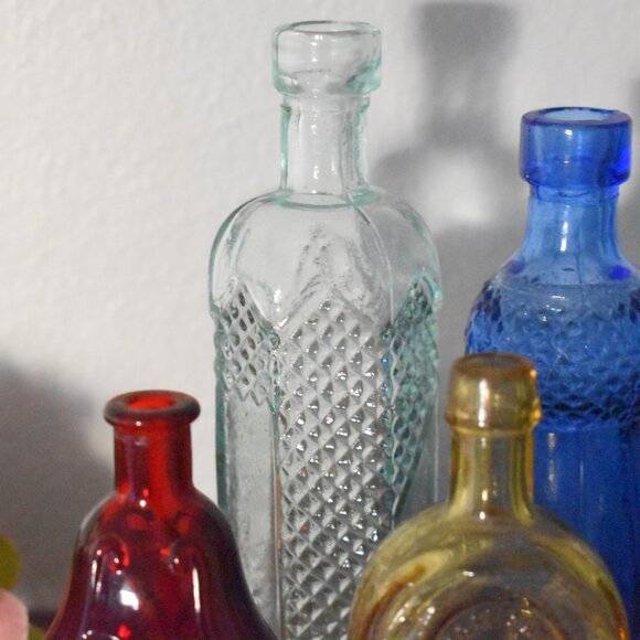 Antique Vintage Mini Color Glass Apothecary Bottles Rustic Farmhouse Decor - Picture 14 of 16